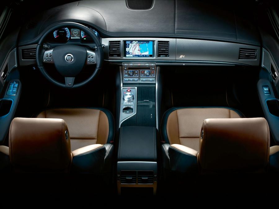  Jaguar XFR 2009 года  (фото 16 из 141)